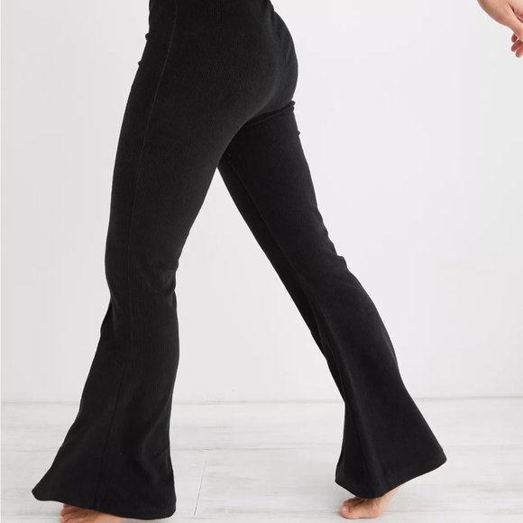 Aerie Pants - Aerie Groove-On Rib Velour Flare Pant, Size Small, True Black